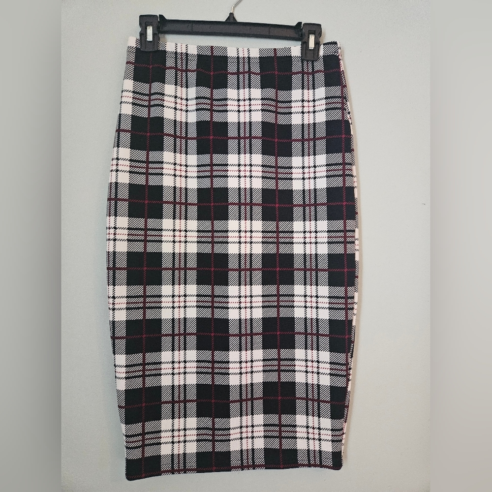 Plaid Pencil Skirt - Black and White